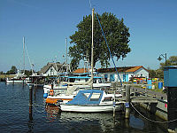 Hafen von Neuendorf auf Hiddensee
